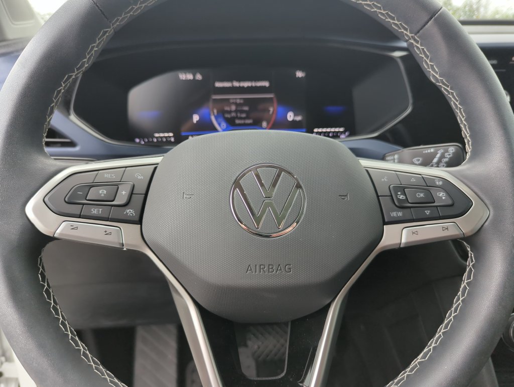 Used 2024 Volkswagen Taos SE AWD/4WD image 41