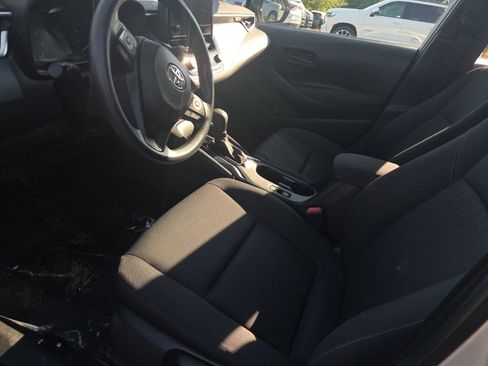 Used 2024 Toyota Corolla LE FWD image 4