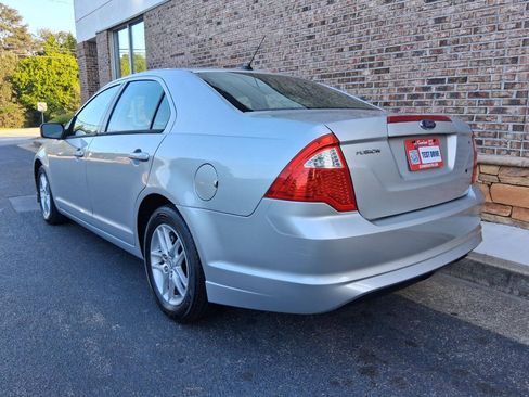 Used 2010 Ford Fusion S FWD image 3