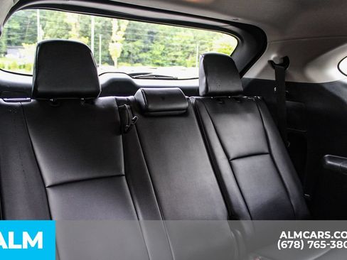 Used 2025 Toyota Highlander XLE AWD/4WD image 18
