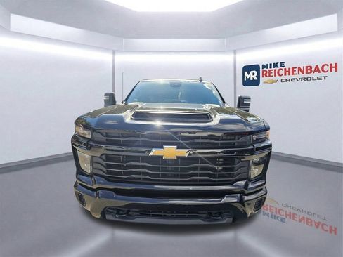 Used 2024 Chevrolet Silverado 2500 Custom w/ Custom Convenience Package RWD image 9