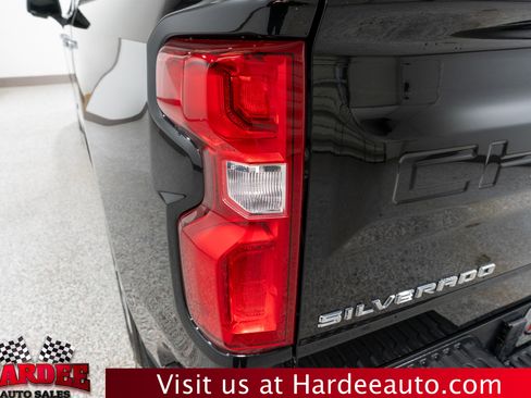 Used 2024 Chevrolet Silverado 1500 High Country w/ High Country Premium Package image 9