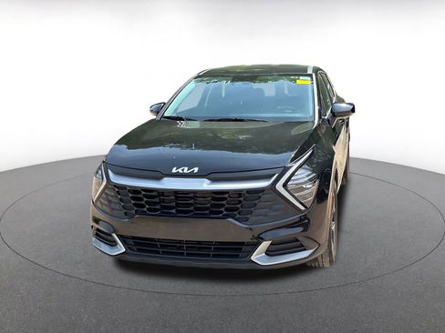 Used 2025 Kia Sportage LX image 4