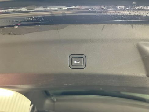 Used 2023 Chevrolet Tahoe High Country AWD/4WD image 27