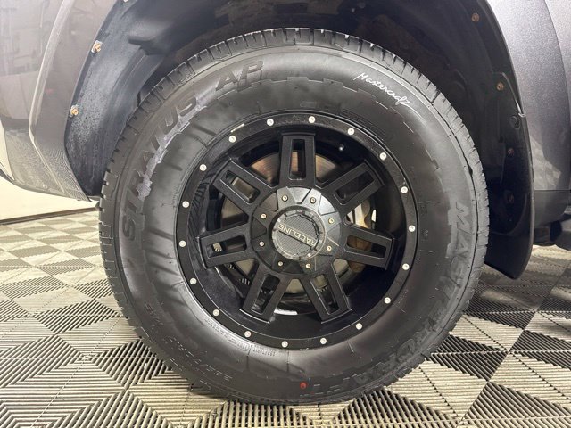 Used 2019 Toyota 4Runner SR5 AWD/4WD image 10