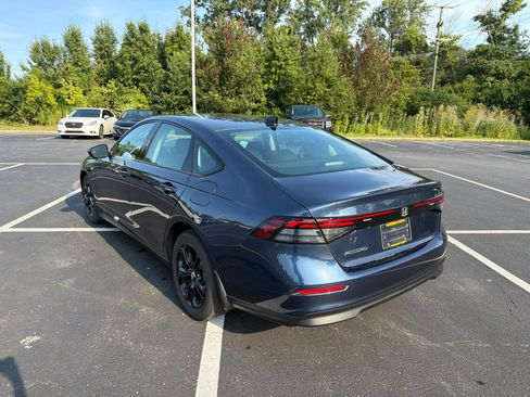 Used 2025 Honda Accord SE image 4