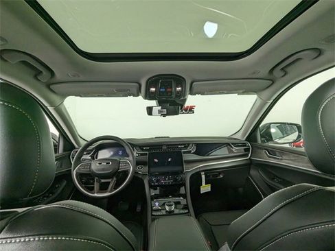 New 2024 Jeep Grand Cherokee Limited 4xe w/ Luxury Tech Group II image 13