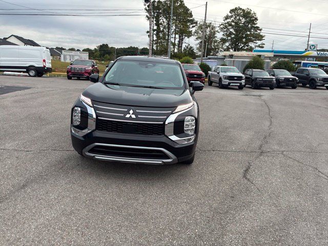 Used 2025 Mitsubishi Outlander SE FWD image 5