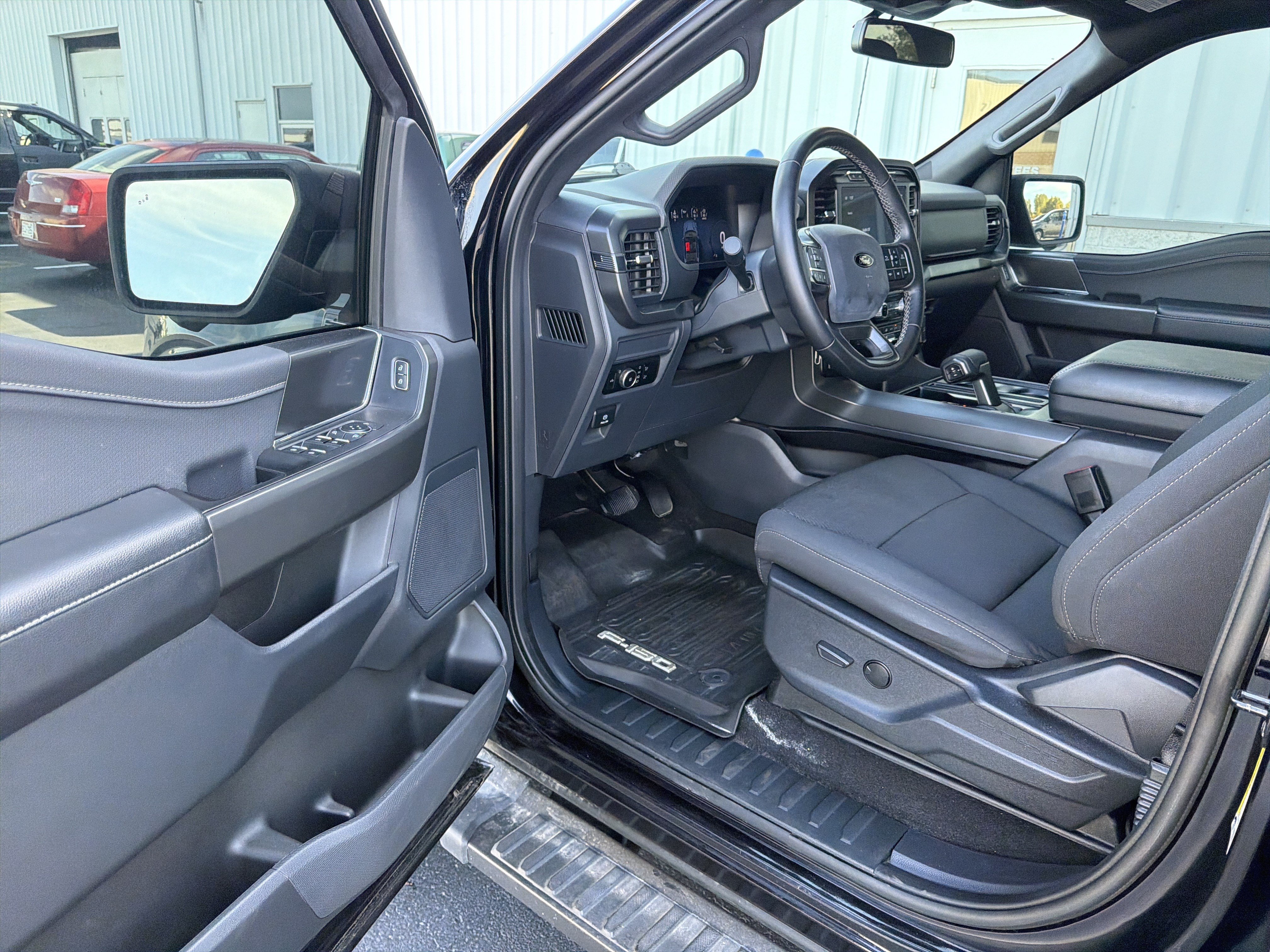 Used 2024 Ford F150 XLT w/ XLT Black Appearance Package AWD/4WD image 18