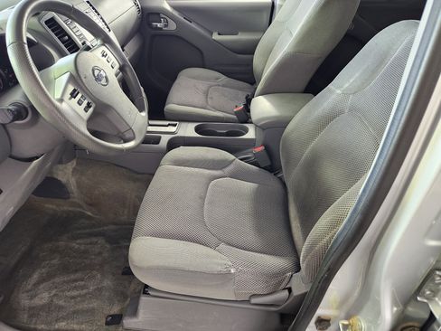Used 2018 Nissan Frontier SV AWD/4WD image 12