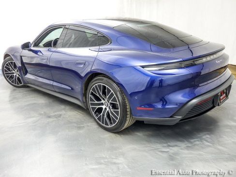 Used 2022 Porsche Taycan RWD image 8