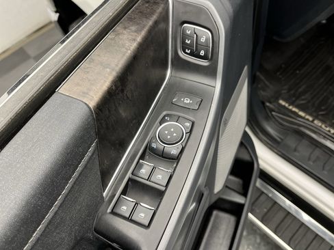 Used 2023 Ford F350 Lariat w/ Chrome Package image 9