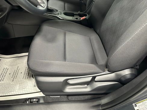 Used 2025 Toyota Corolla LE image 13