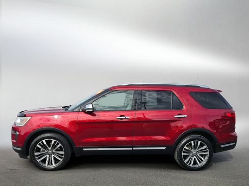Used 2018 Ford Explorer Platinum AWD/4WD image 2
