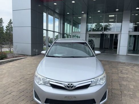 Used 2012 Toyota Camry LE FWD image 2