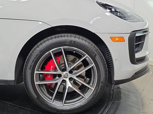 Certified 2023 Porsche Macan S AWD/4WD image 11