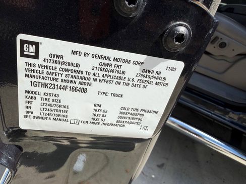 Used 2004 GMC Sierra 2500 SLT w/ Heavy-Duty Power Package AWD/4WD image 18