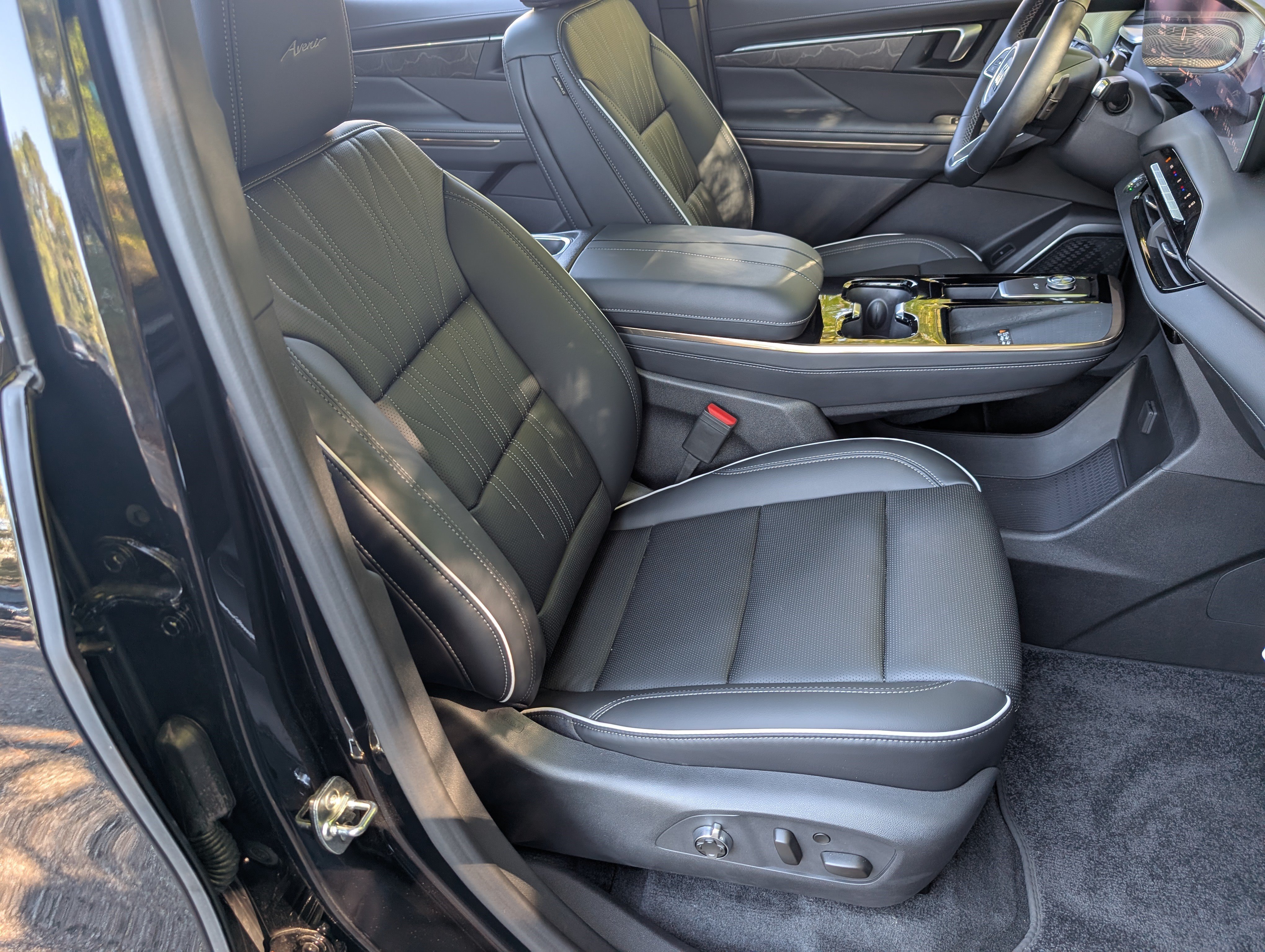 Used 2026 Buick Enclave Avenir w/ Super Cruise Package FWD image 22