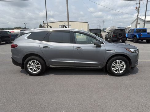 Used 2021 Buick Enclave Essence w/ LPO, Hit The Road Package AWD/4WD image 13