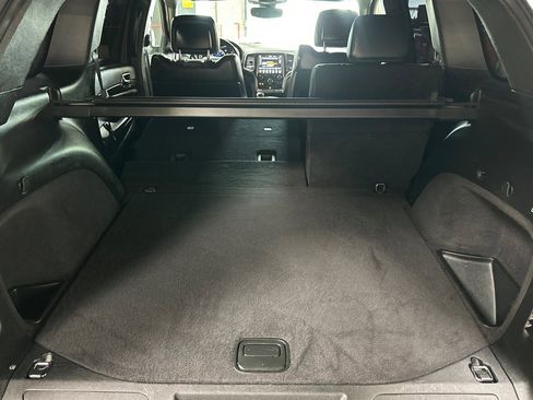 Used 2018 Jeep Grand Cherokee Altitude image 16