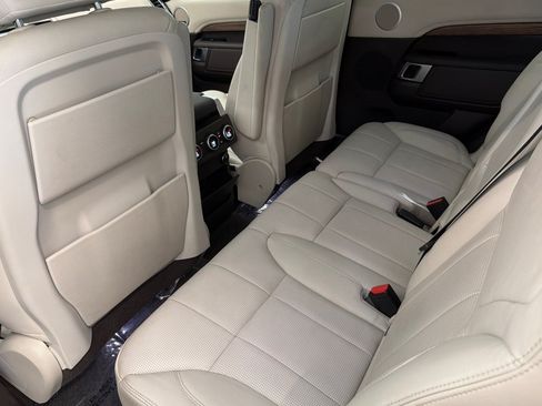 Used 2017 Land Rover Discovery HSE AWD/4WD image 27