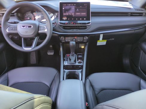 New 2026 Jeep Compass Latitude image 20