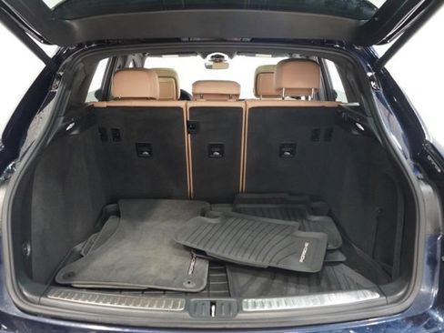 Used 2022 Porsche Macan image 31