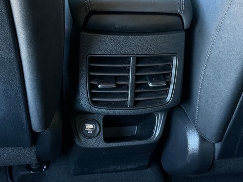 Used 2023 Kia Seltos S w/ Navigation Package image 9