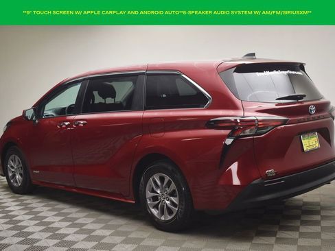 Used 2021 Toyota Sienna XLE image 6