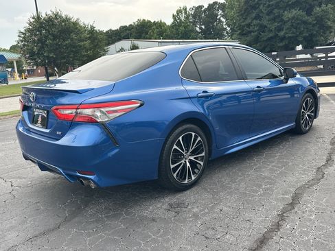 Used 2018 Toyota Camry SE FWD image 8