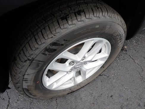 New 2024 Jeep Grand Cherokee L Laredo image 11