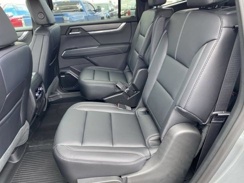 Used 2026 GMC Acadia Elevation w/ Elevation Premium Package AWD/4WD image 28