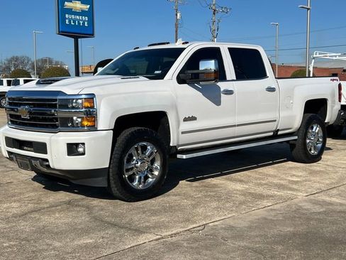 Used 2019 Chevrolet Silverado 2500 High Country w/ Duramax Plus Package image 3