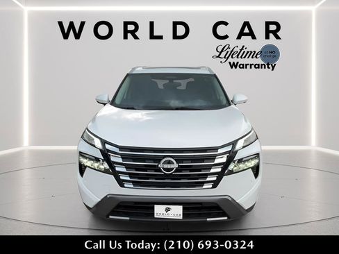 Used 2025 Nissan Rogue SL w/ Tech Package AWD/4WD image 4