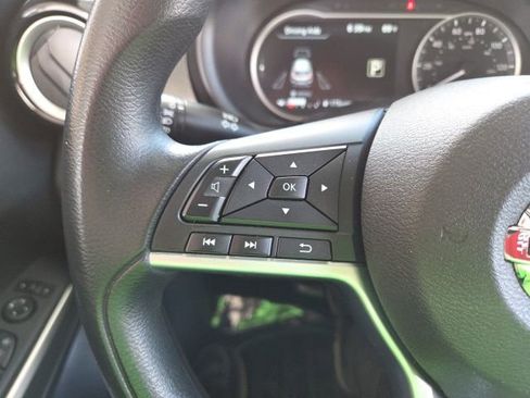 Used 2019 Nissan Kicks SV FWD image 10