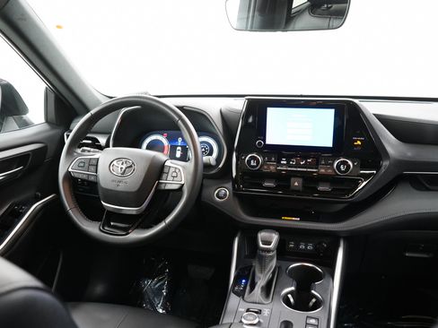 Used 2025 Toyota Highlander XSE image 15