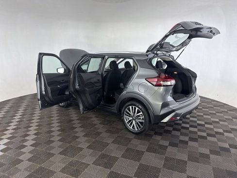 Certified 2023 Nissan Kicks SV image 16