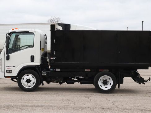 Used 2020 Isuzu NPR image 5