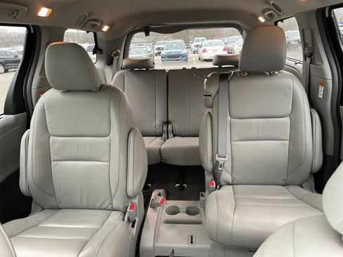 Used 2019 Toyota Sienna XLE Premium image 28