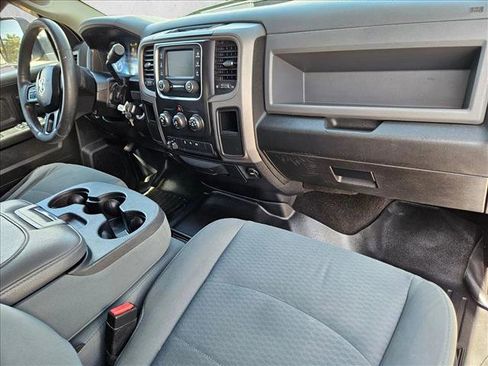 Used 2018 RAM 3500 Tradesman w/ Chrome Appearance Group RWD image 19