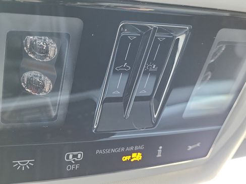 New 2025 Volkswagen Tiguan SE AWD/4WD image 29