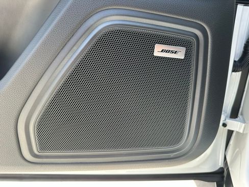 Certified 2025 Porsche Macan S image 16