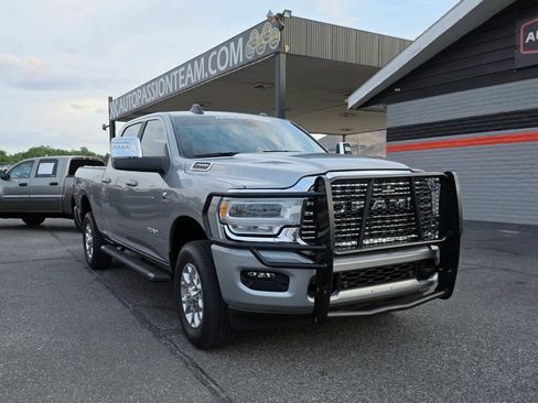 Used 2024 RAM 2500 Laramie AWD/4WD image 7