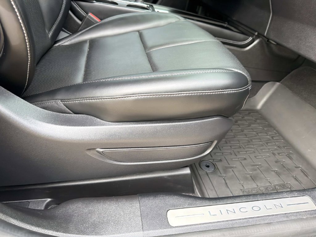 Used 2024 Lincoln Corsair AWD w/ Equipment Group 101A image 14