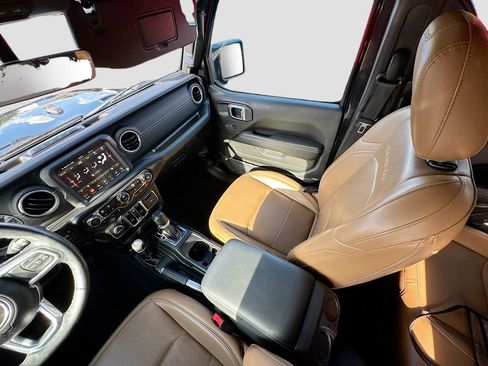 Used 2022 Jeep Wrangler Unlimited Sahara w/ Cold Weather Group AWD/4WD image 26