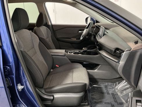 Used 2022 Nissan Rogue SV image 32