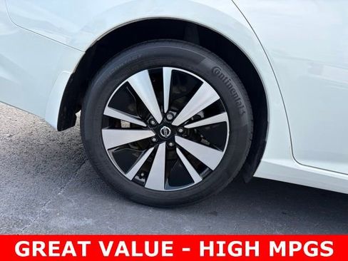 Used 2022 Nissan Altima 2.5 SV FWD image 7