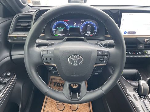 Used 2025 Toyota Crown Platinum image 27