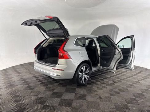 Used 2023 Volvo XC60 B5 Plus image 18