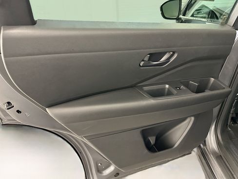 Used 2023 Nissan Pathfinder SV image 26